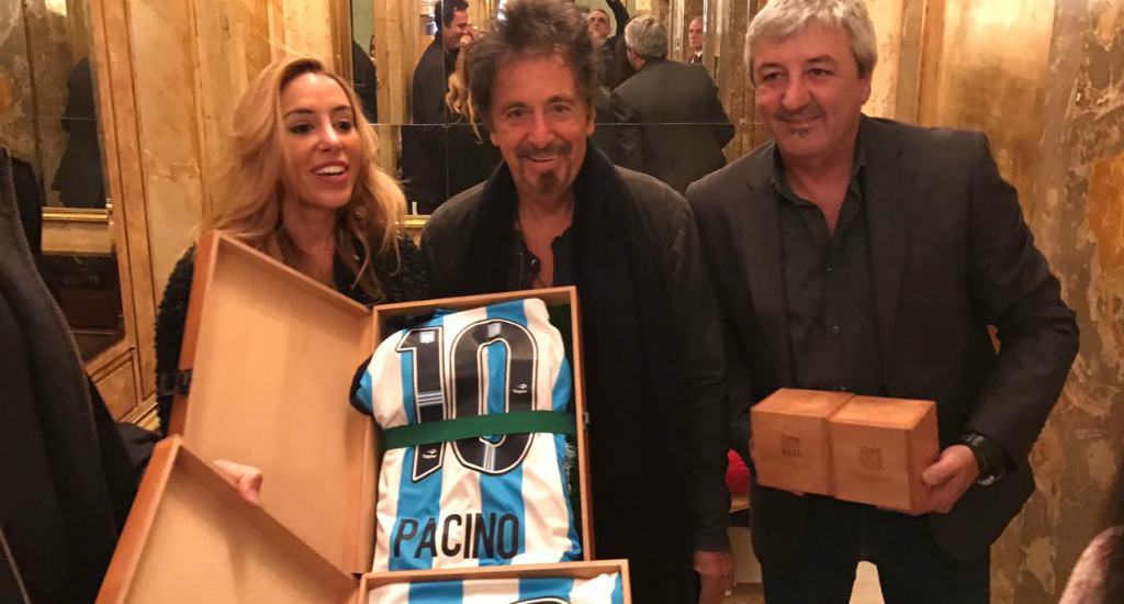 Al Pacino, con carnet y camiseta